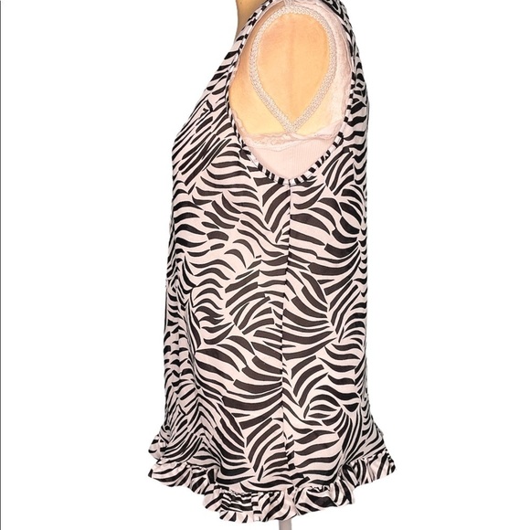 Escapades Black & White Animal Print Ruffle Hem Sleeveless Blouse Large Classy - Picture 4 of 5
